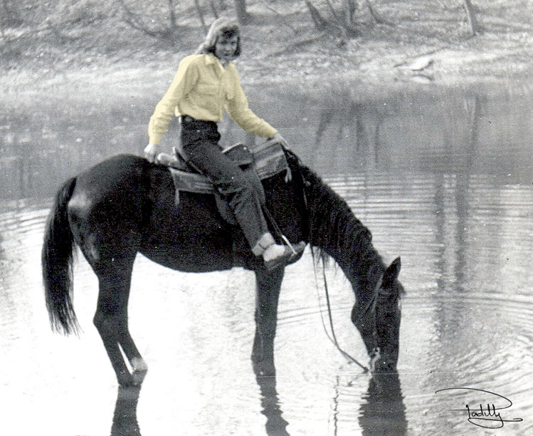 Woman-on-Horse-in-Lake-Padilly